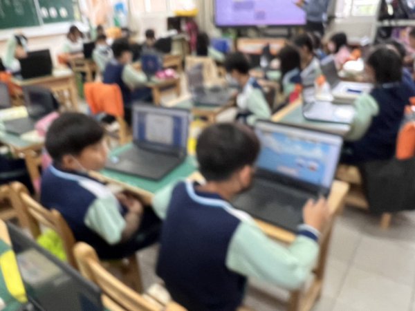 111學年度創客社群公開授課-黃豊迅主任