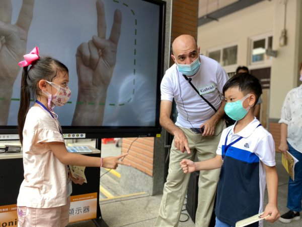 111學年度迎新活動-大手牽小手 一起上學趣