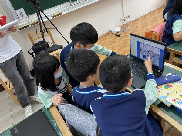 111學年度創客社群公開授課-黃豊迅主任