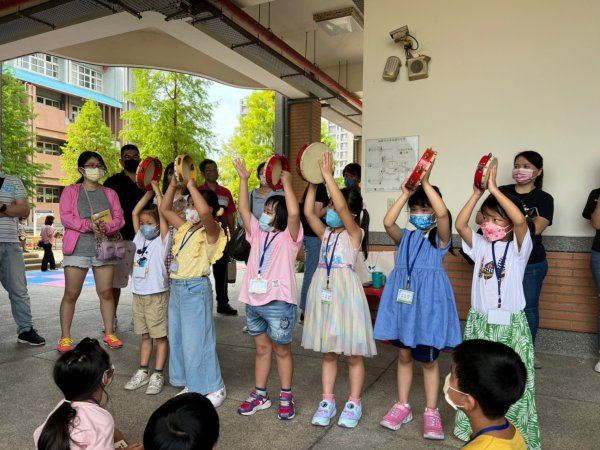111學年度迎新活動-大手牽小手 一起上學趣