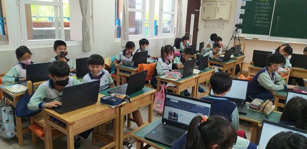 111學年度創客社群公開授課-黃豊迅主任