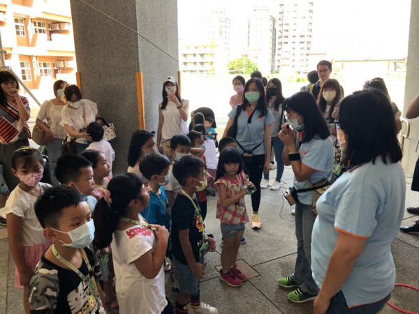 南崁國小志工支援開學迎新活動