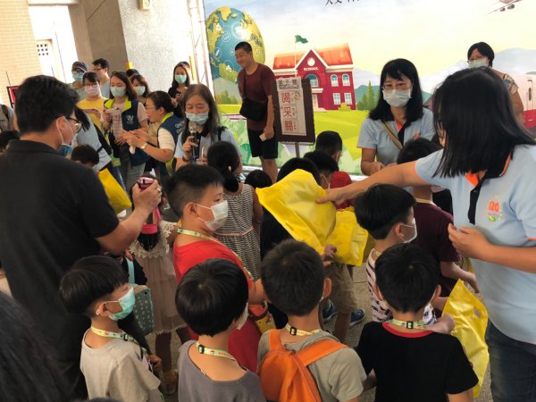 南崁國小志工支援開學迎新活動