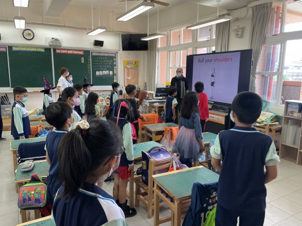 111學年度雙語亮點教學(10月公開授課三年2班體育課)