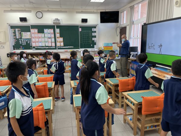 111學年度雙語亮點教學(9月公開授課一年2班體育課)