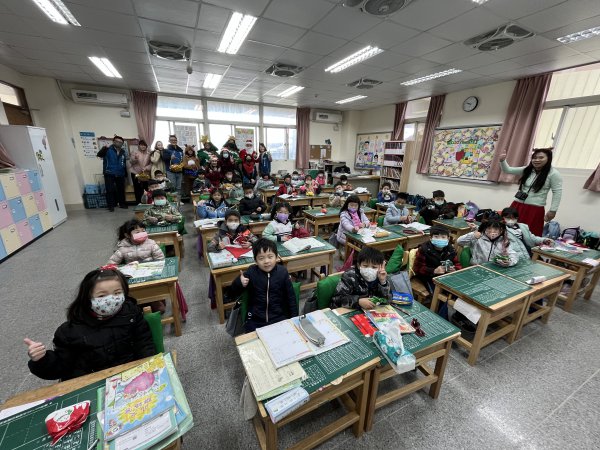 112學年度國際周遊耶誕慶