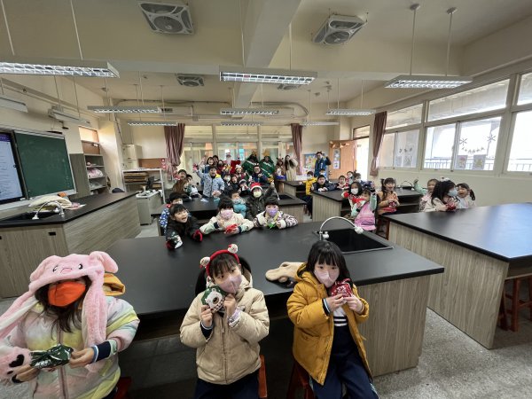 112學年度國際周遊耶誕慶