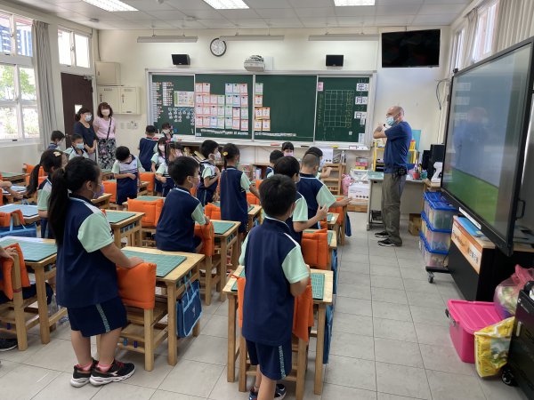 111學年度雙語亮點教學(9月公開授課一年2班體育課)