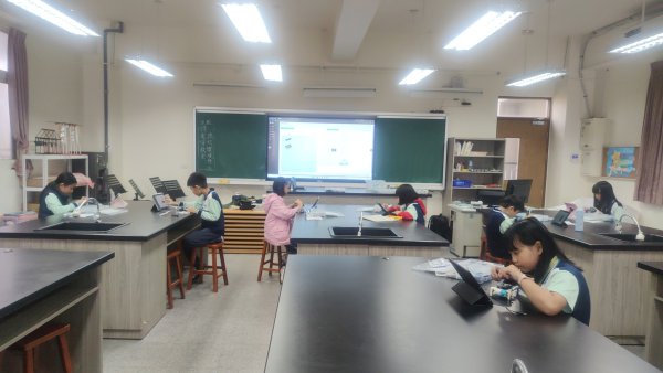 113-2AI程式機器人社