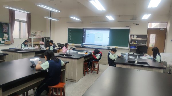 113-2AI程式機器人社