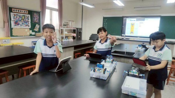 113-2AI程式機器人社